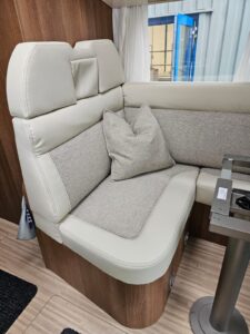 Herstoffering Limburg Camper stoffering